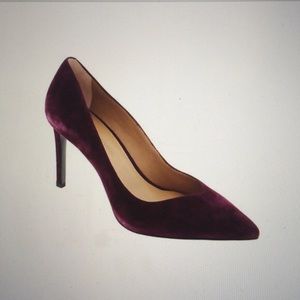 Banana Republic Madison 12-Hour Pump